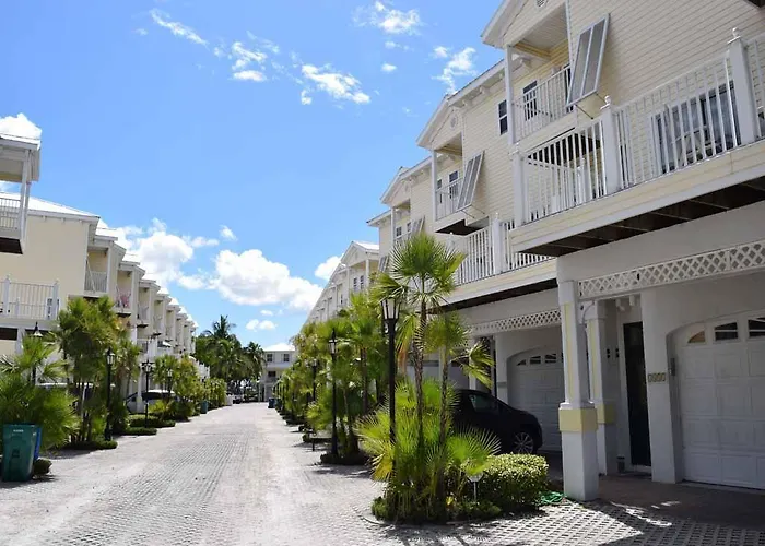 Bermuda Bay Three Bedroom Apartment 1467
