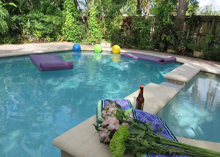 Graf Hill House Pool Home