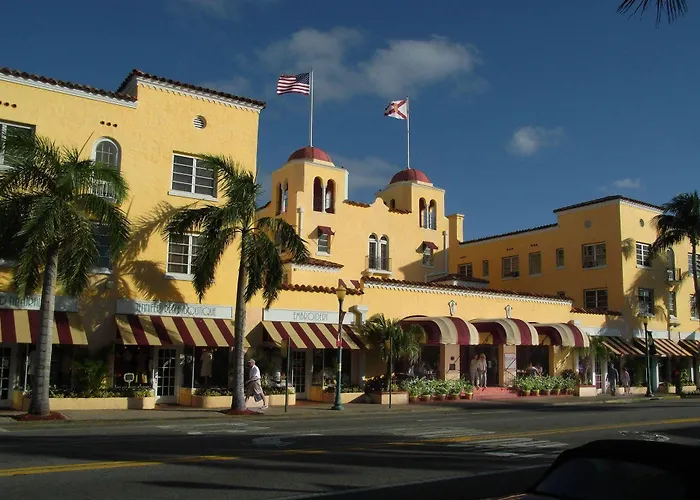 Colony Hotel & Cabana Club
