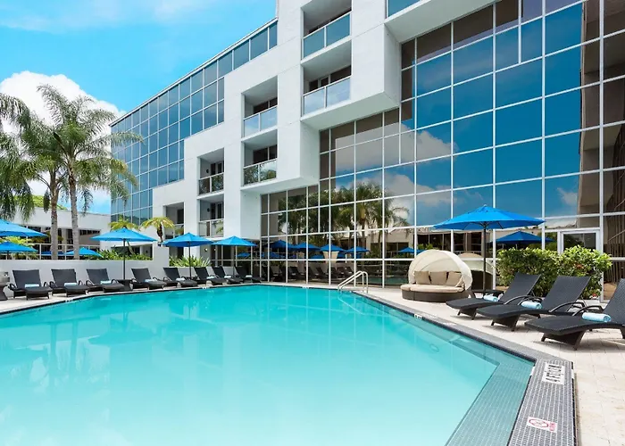 Sawgrass Grand Hotel And Suites Sports Complex