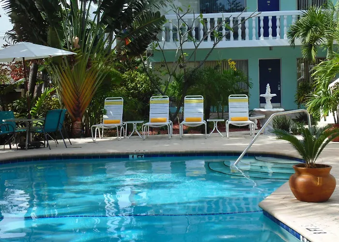 Cheston House - Clothing Optional All Male Guesthouse