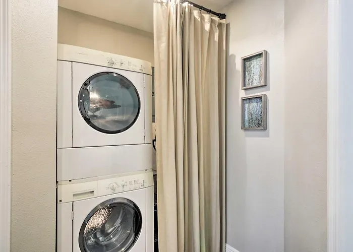 Chic Sarasota Cottage Near Beaches And Downtown!