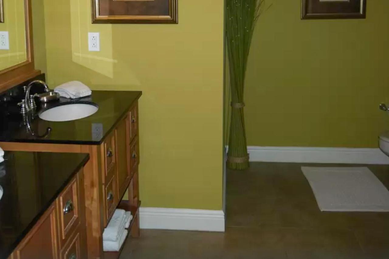 Sterling Breeze Apartment *