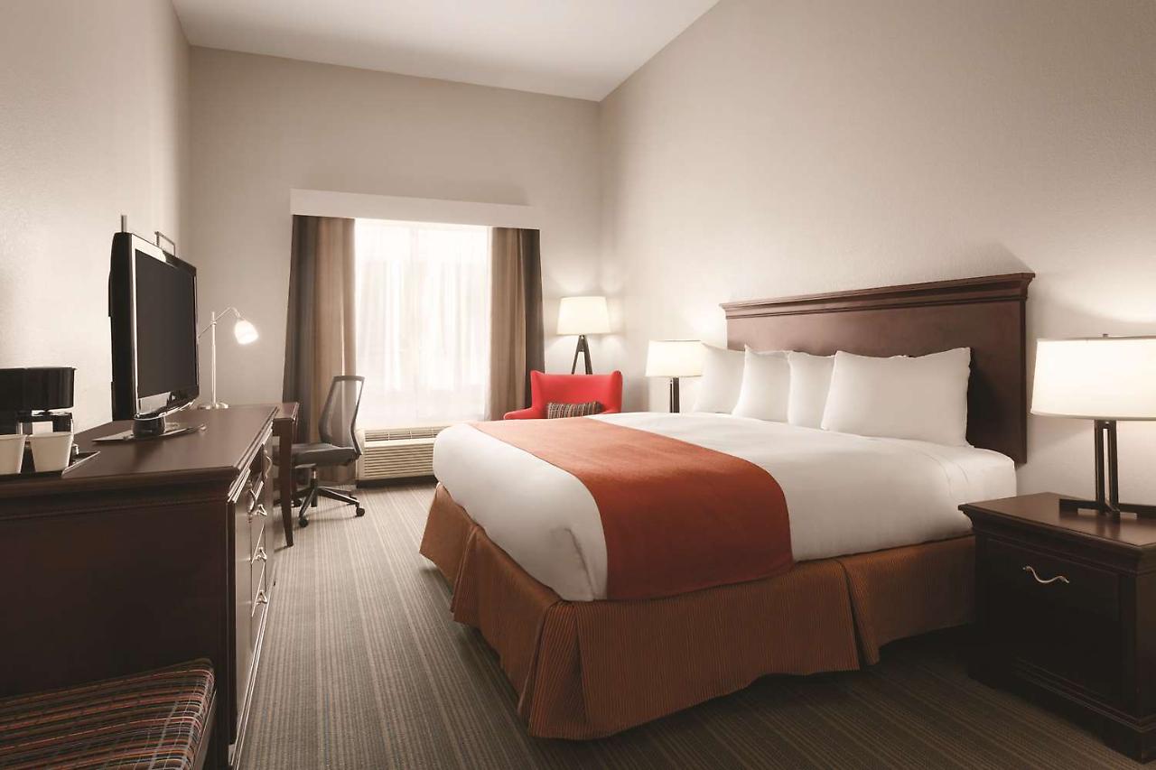 Country & By Radisson, St Petersburg - Clearwater, Fl Hotel
