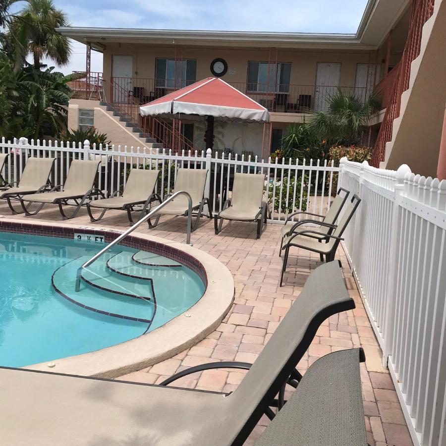 Motel Carlton House And