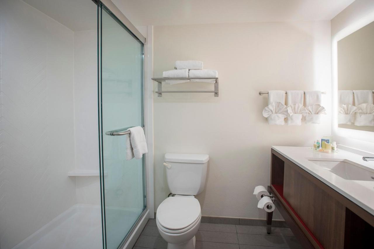 - Area By Ihg