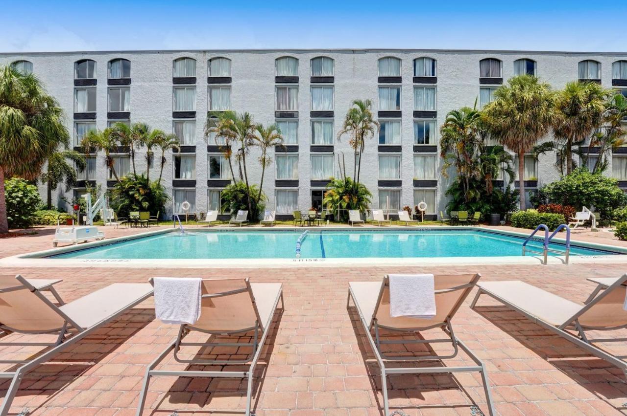 Plaza Lauderdale Hotel