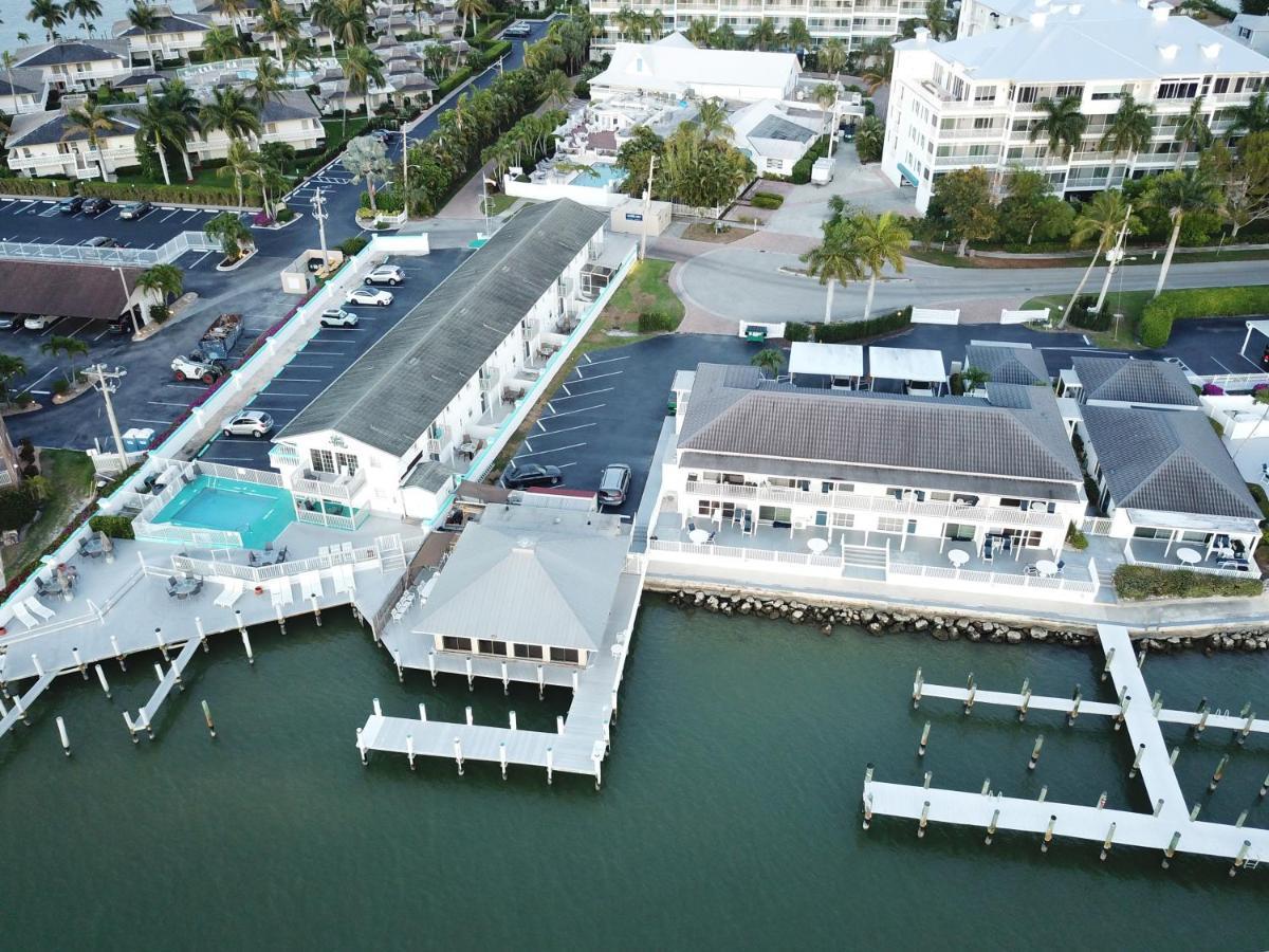 The Boathouse Motel 3*