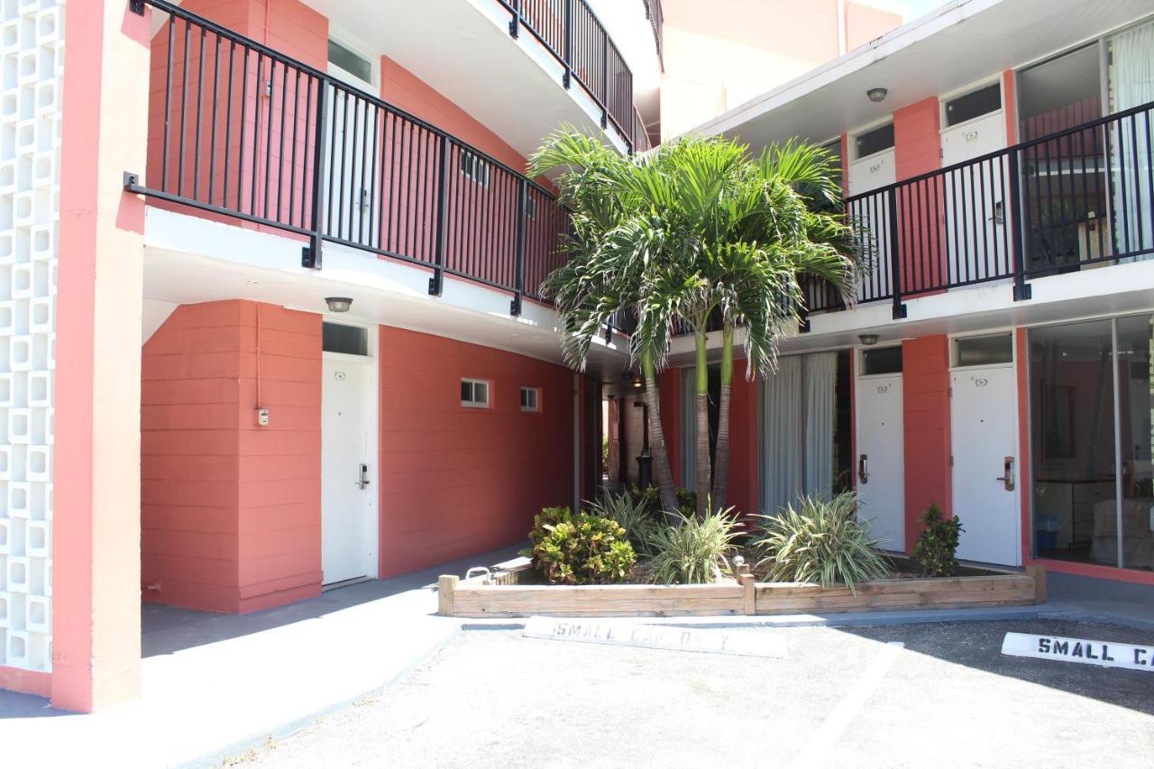 Motel Cove Oceanfront 3*