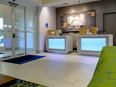 Express North / I-275 By Ihg Hotel St. Petersburg