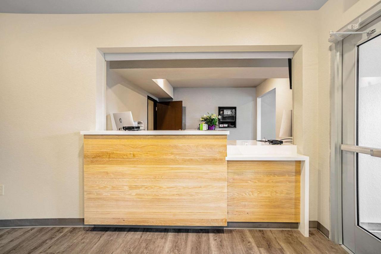 Hotel Woodspring 2*