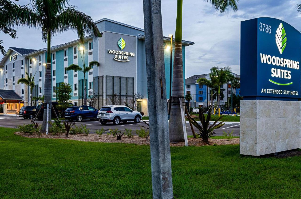 Woodspring Naples