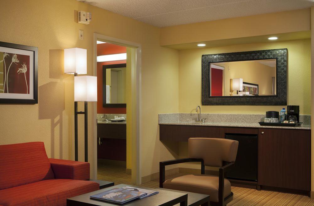 Hotel Courtyard By Marriott Miami Mall