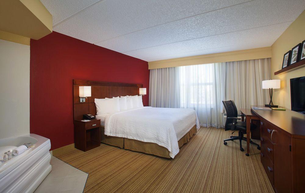 Courtyard By Marriott Miami Mall Aventura