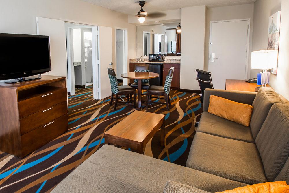 Four Points By Sheraton Lauderdale Airport/cruise Port Hotel