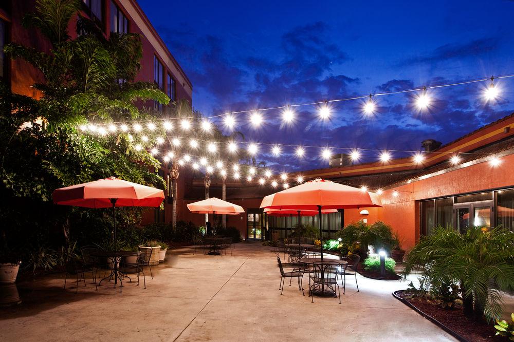 Doubletree By Hilton Myers At Bell Tower Shops Hotel Fort Myers