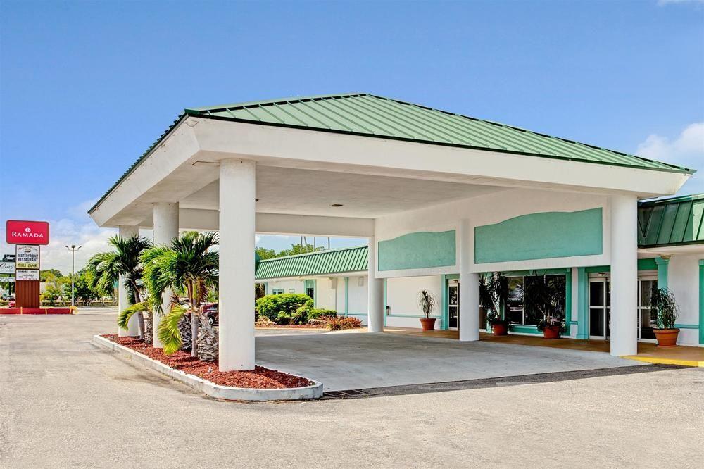 Ramada By Wyndham Waterfront Hotel 2*