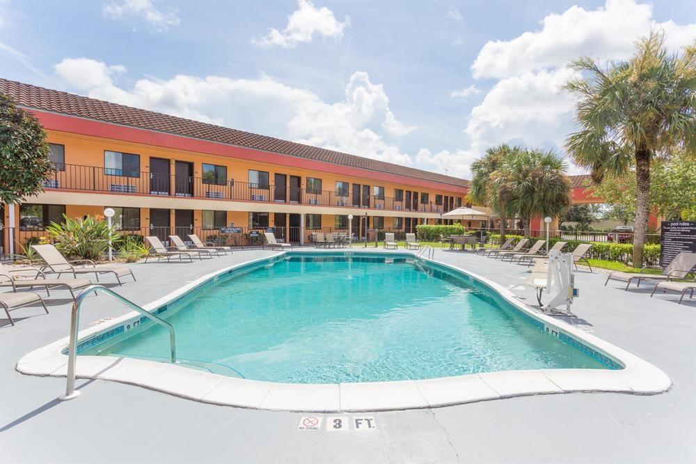 Super 8 By Wyndham