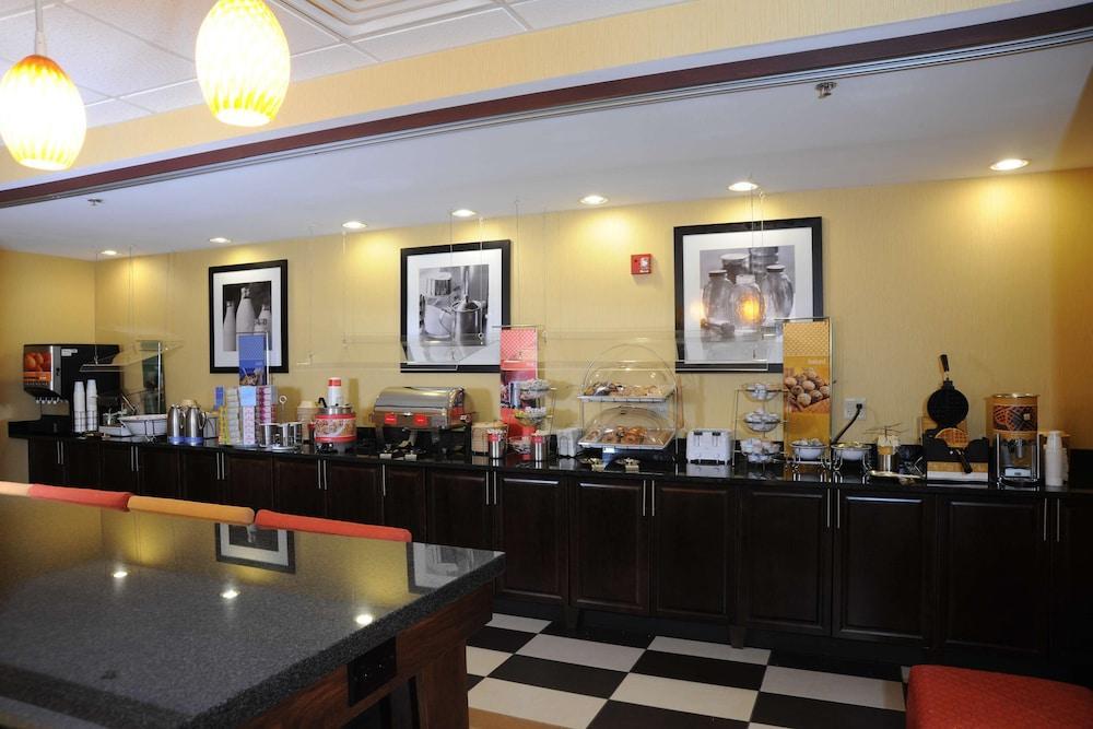 Hampton By Hilton Panama Hotel