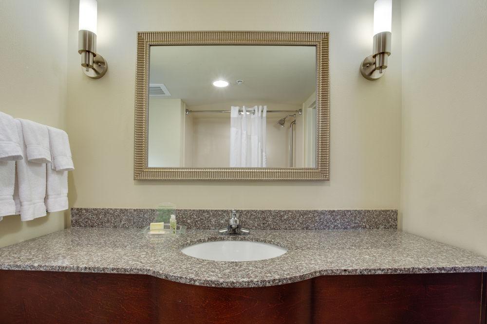 - Area By Ihg Pensacola