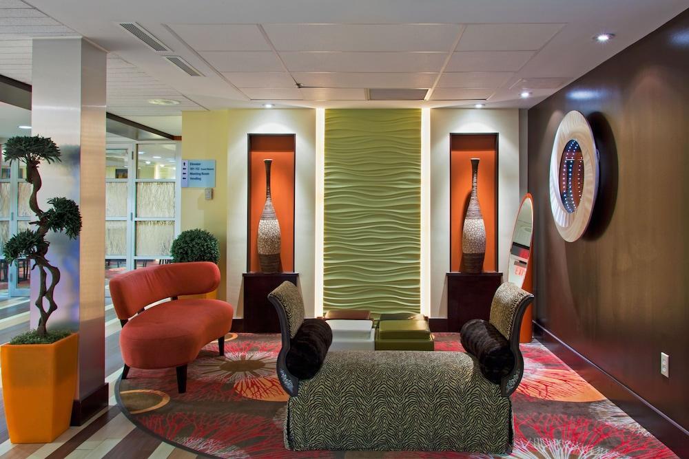 Express Lauderdale Cruise-airport By Ihg Resort 3*