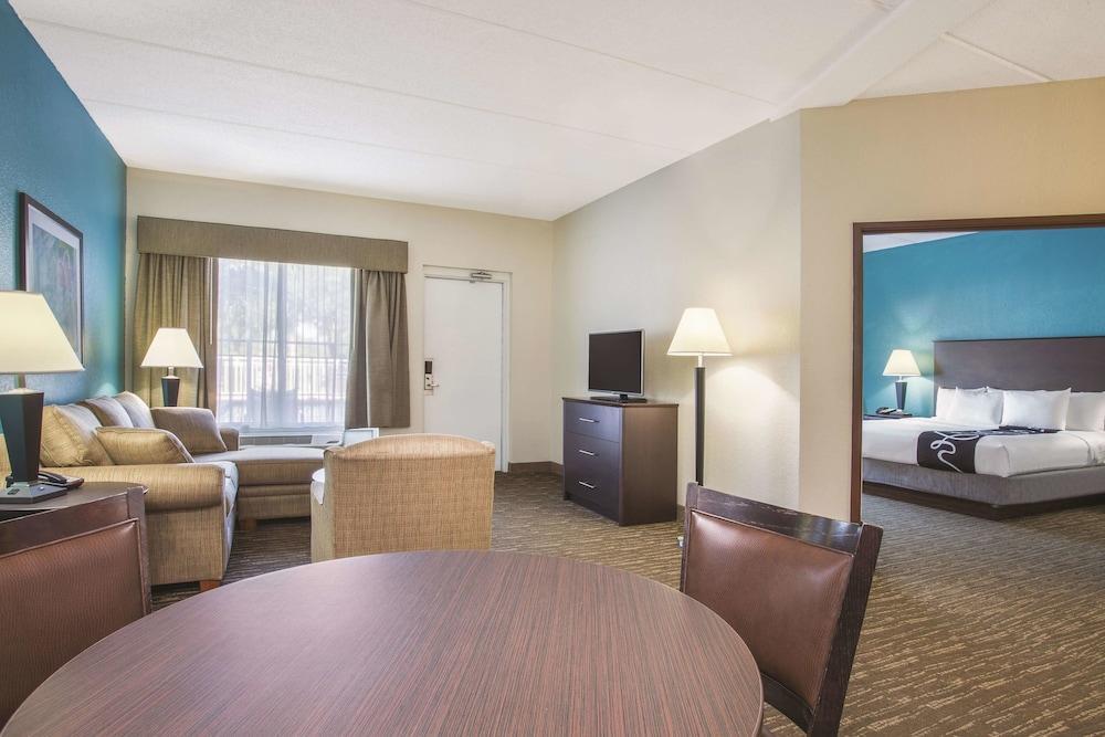 Hotel Comfort & I75