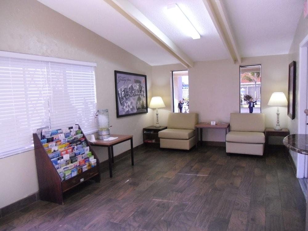 Super 8 By Wyndham West Palm 2* Lantana