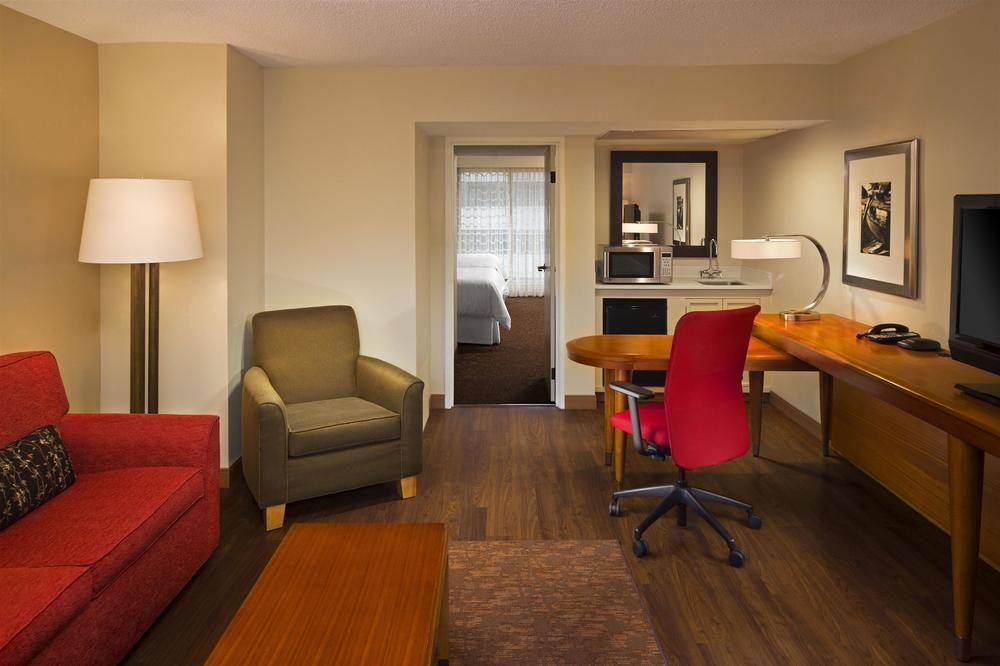 Hotel Four Points By Sheraton Airport Westshore