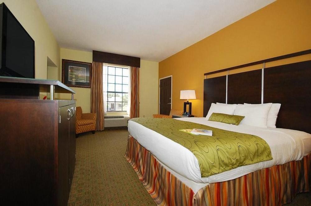 Western Gateway 3*