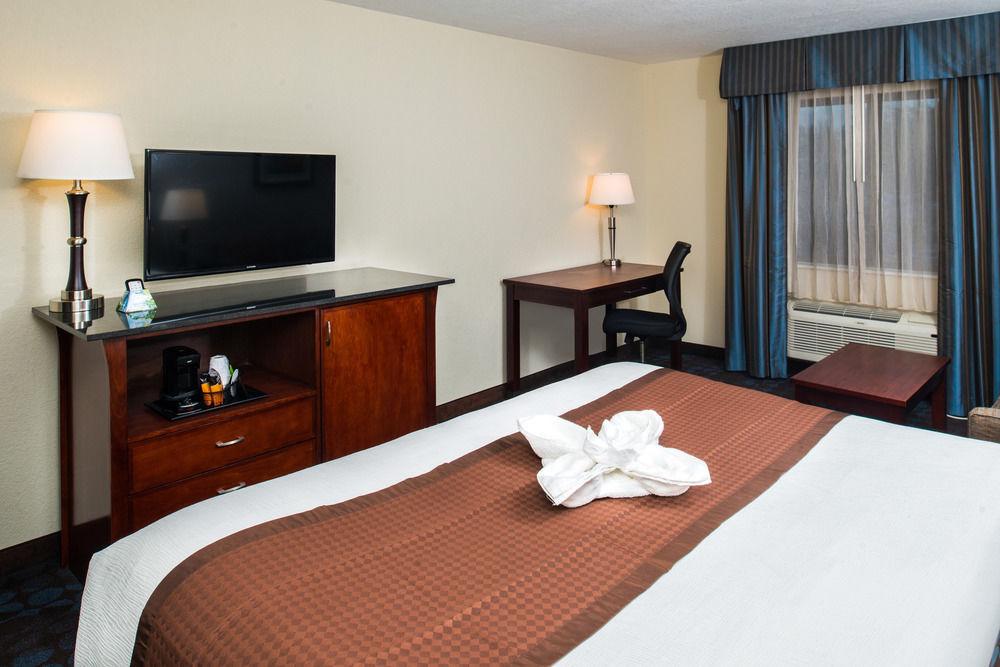 Western Hollywood/aventura Hotel 3*