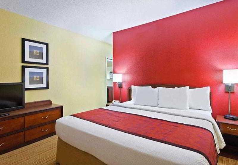 Hotel Courtyard Orlando Maitland 3*