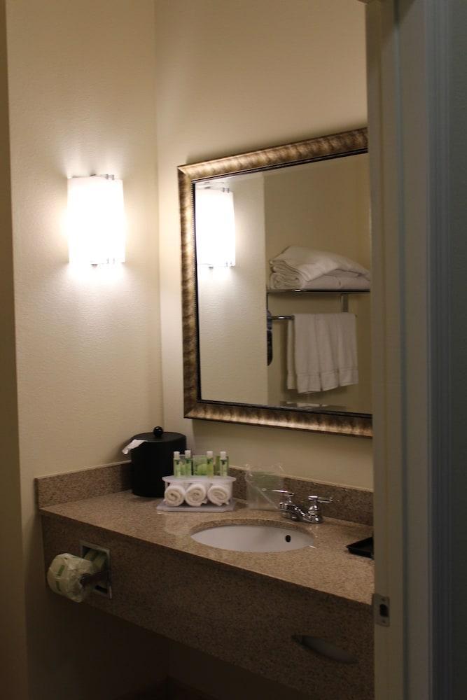 Express By Ihg Resort
