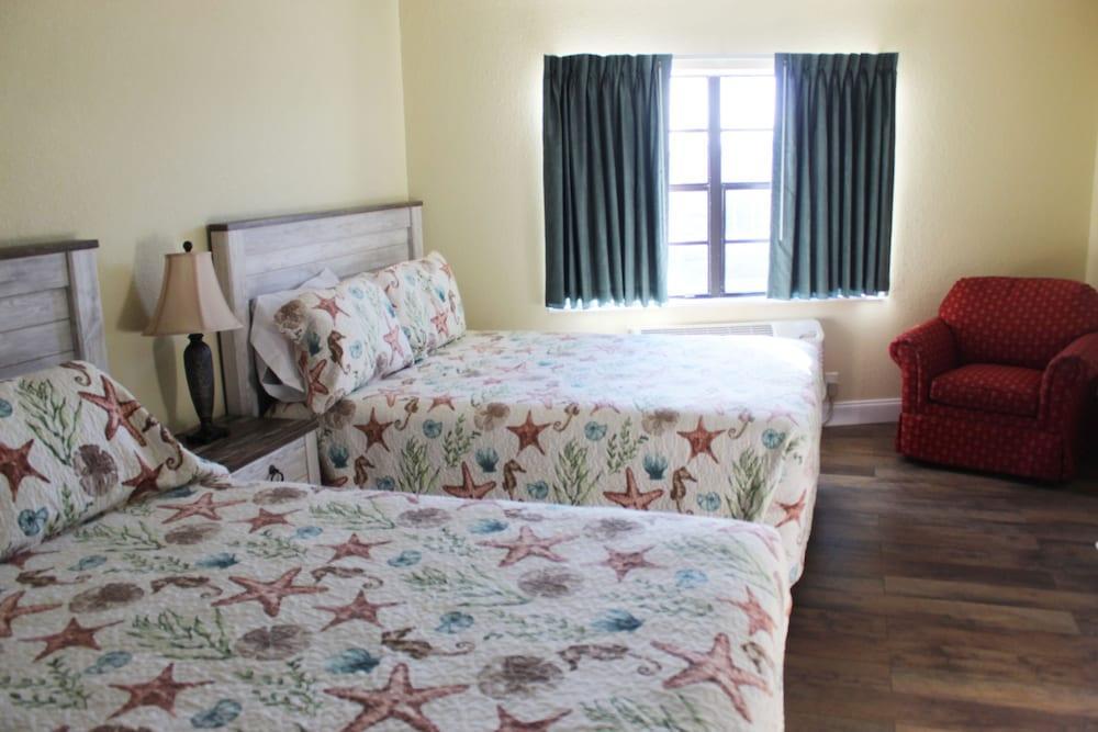 Shores Club Hotel 3*