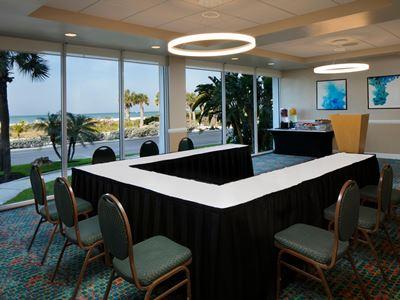 Resort Cirque St Armands Beachside