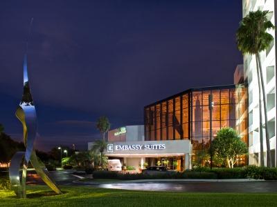 Embassy By Hilton Palm Gardens Pga Boulevard Palm Beach Gardens