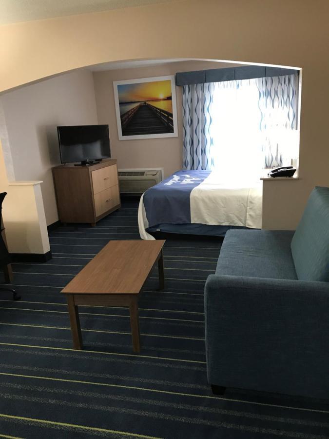 Days By Wyndham Hotel