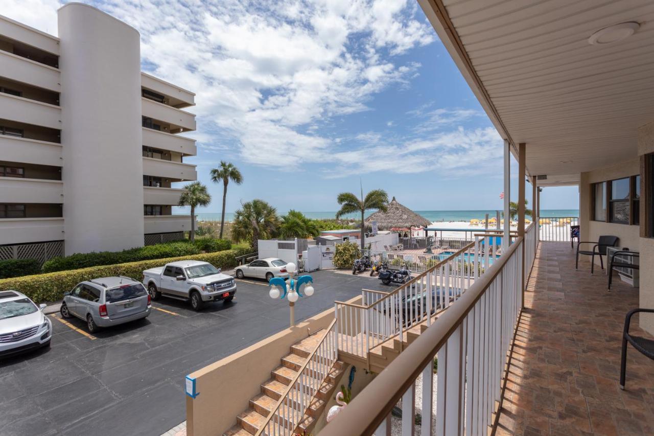 Plaza - Beachfront Resort