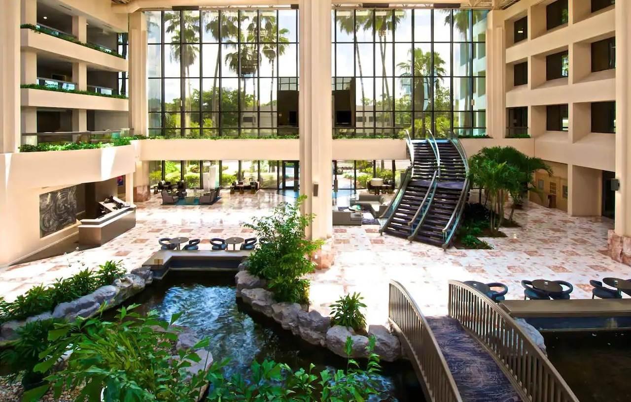 Hotel Embassy By Hilton Palm Gardens Pga Boulevard 4*