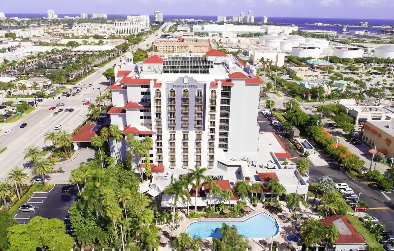 Embassy By Hilton Lauderdale 17th Street Hotel