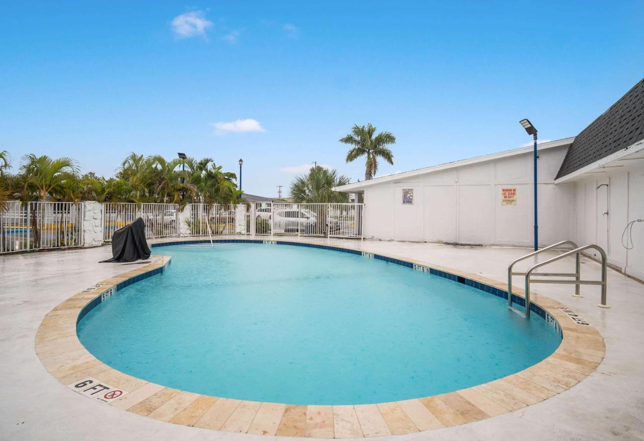 Hotel 6-fort Myers, Fl North Fort Myers