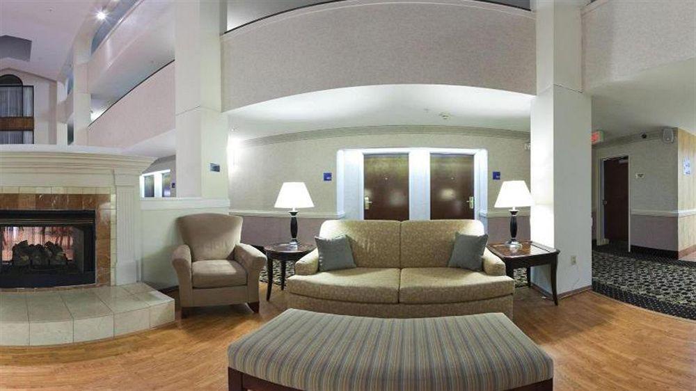 Express & East I-10 By Ihg Milton