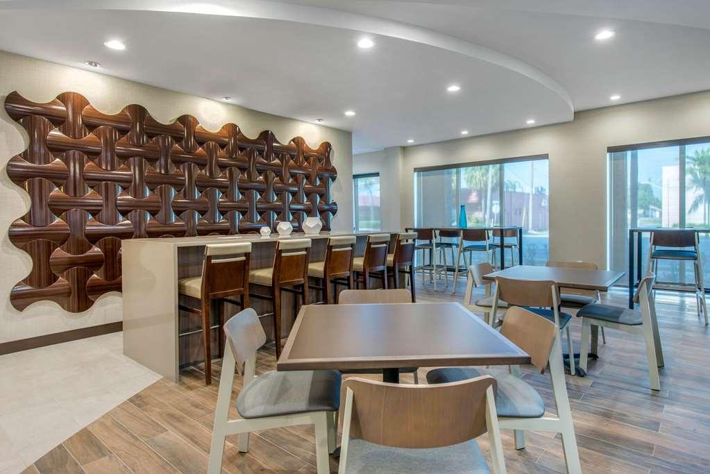 Comfort Lauderdale Airport & Cruise Port Hotel 3*