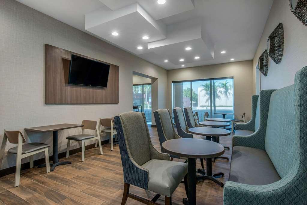 Comfort Lauderdale Airport & Cruise Port Hotel