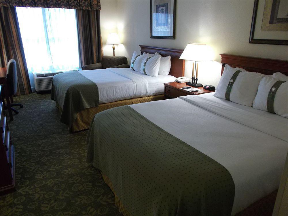Hampton St Augustine Downtown Historic Distric 3*