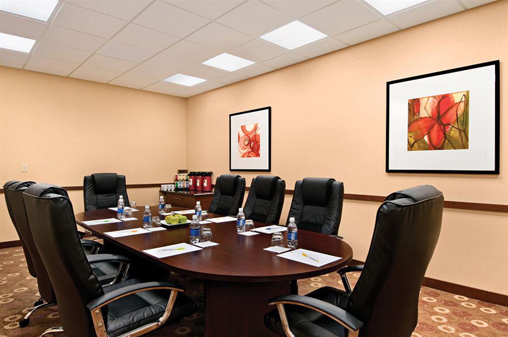 Hyatt Place Lauderdale Airport/cruise Port 3*