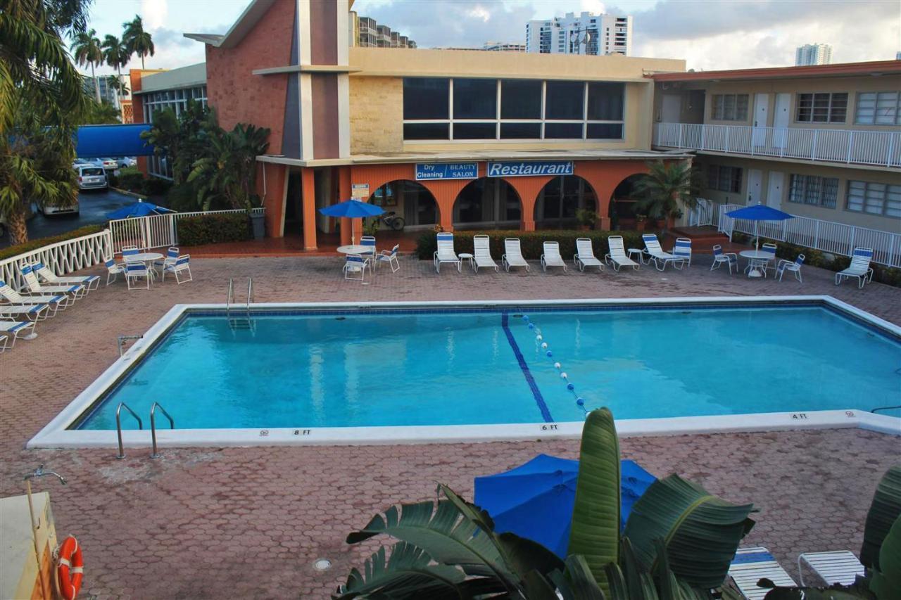 Knights Hallandale Hotel 2*
