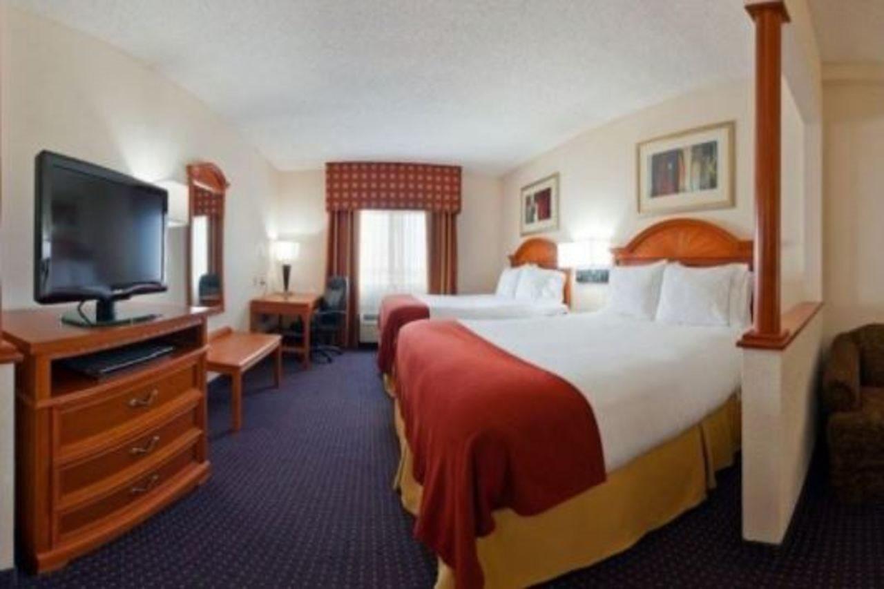 Express And Lauderdale Airport West By Ihg
