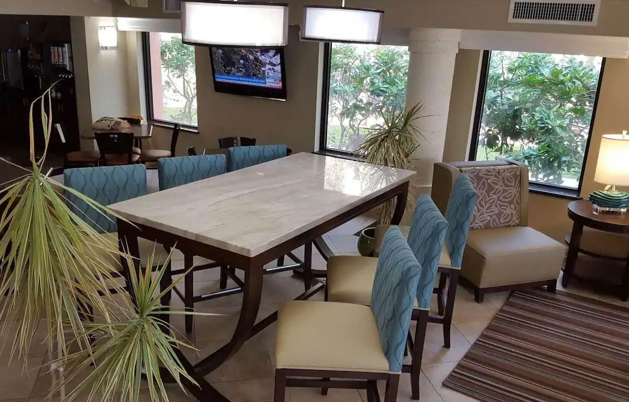 Western Intracoastal Hotel