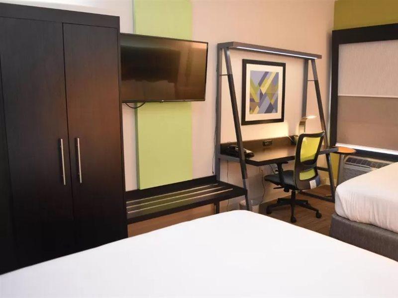 Express By Ihg Hotel 2*
