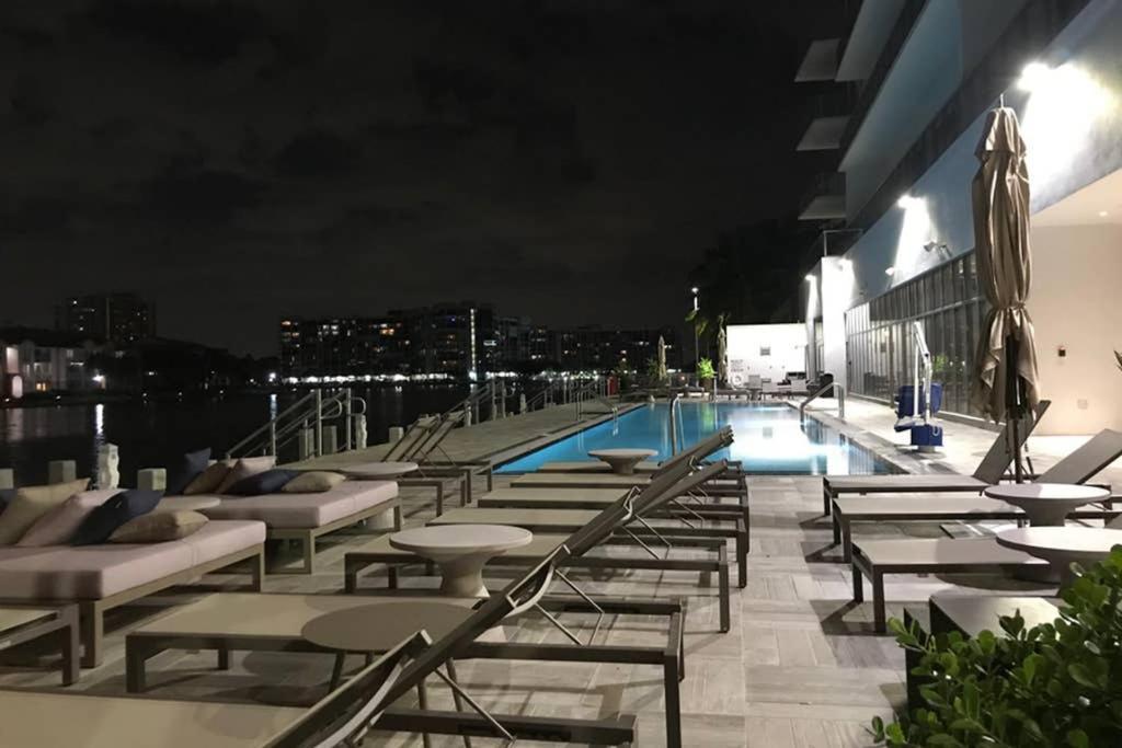 Luxury Condo-hbh Apartment
